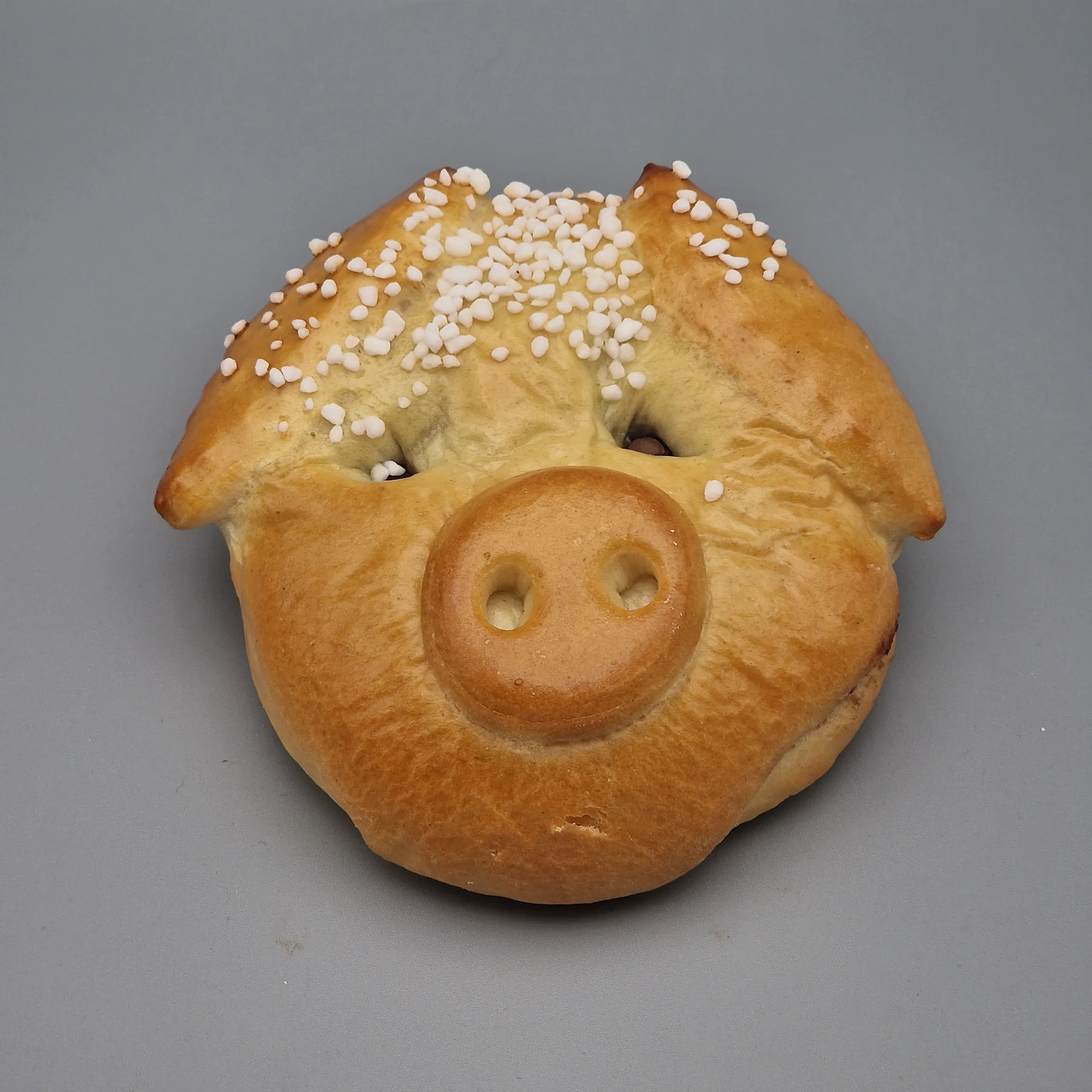 Schweinderl aus Germteig mit Nussfülle