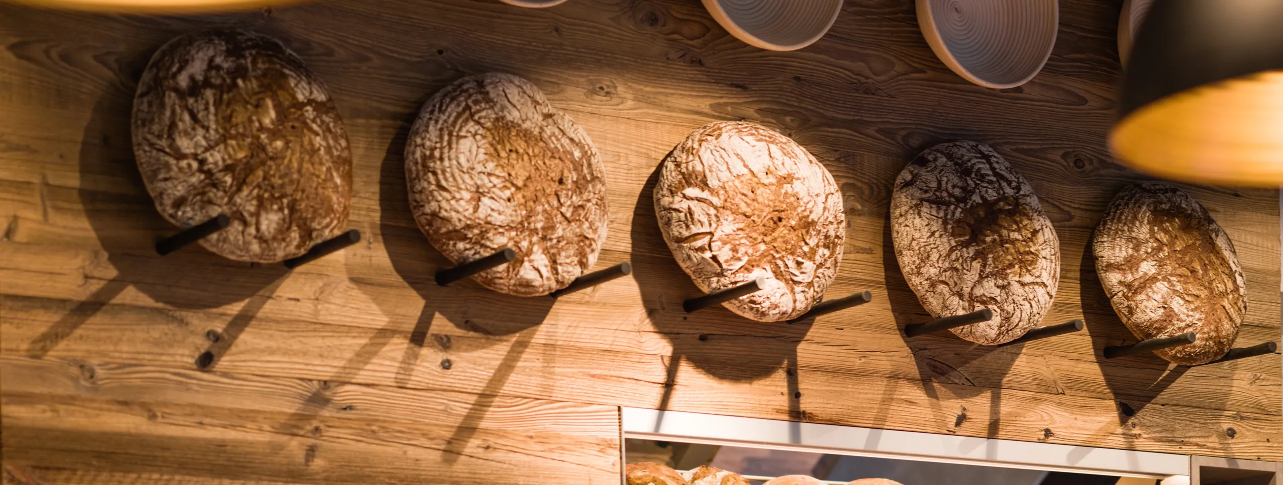 Brot an der Wand